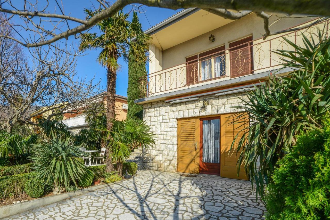 Apartments Antic 4255 Selce Esterno foto