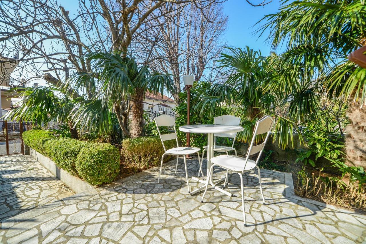 Apartments Antic 4255 Selce Esterno foto